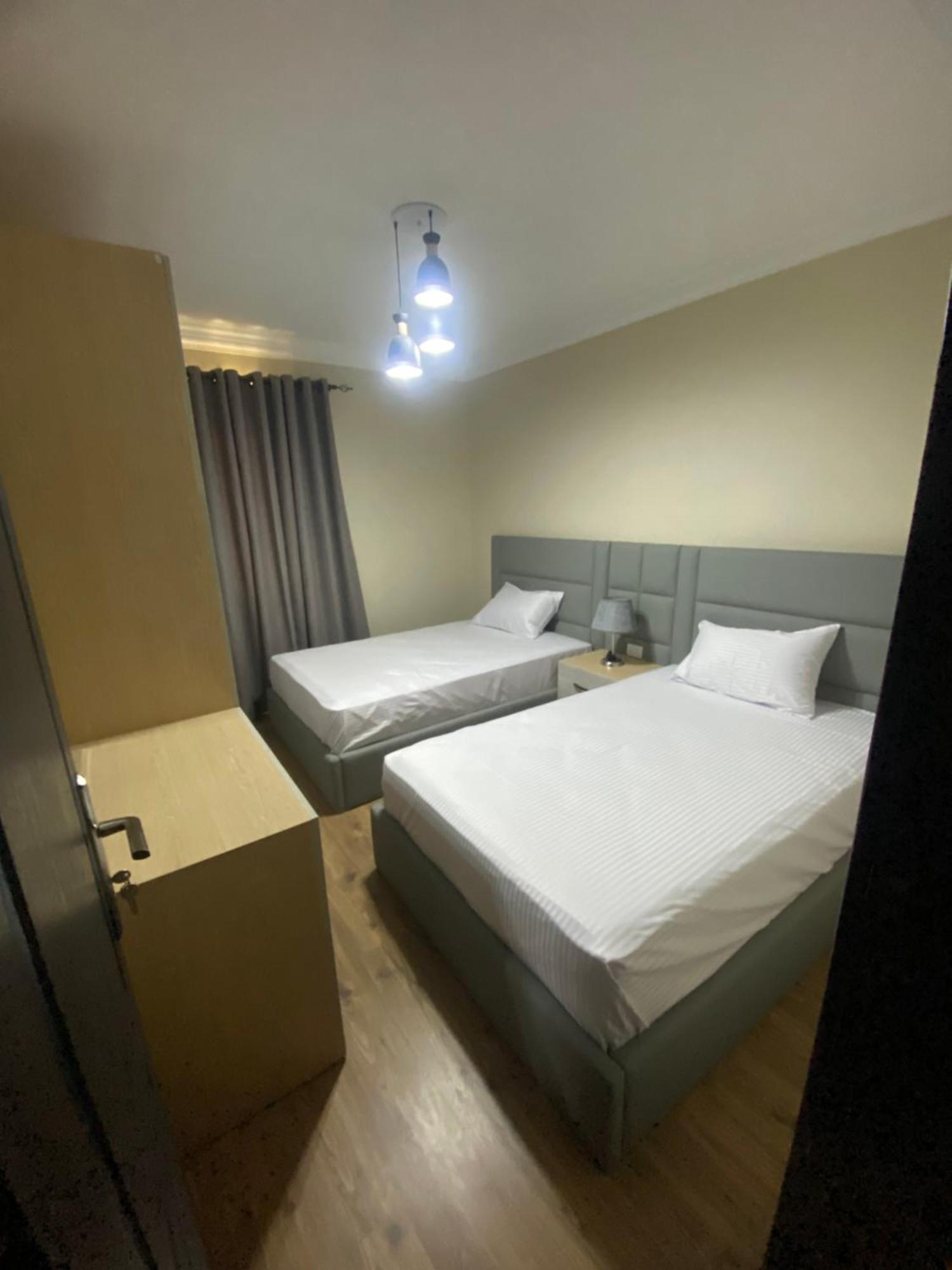 Appartement فندقية اكسترا هاي مودرن للايجار المفروش علي اعلي مستوي كومباوند اوشن بلو شيراتون المطار